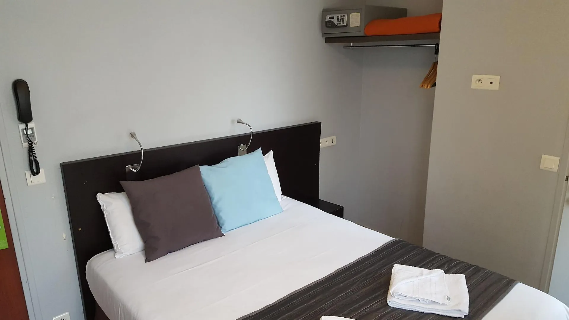 Hostel Le Montclair Montmartre By River Paris