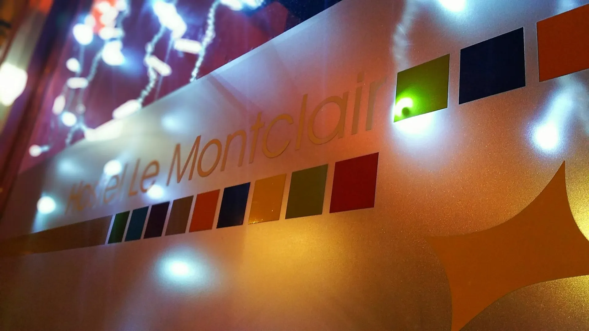 Hostel Le Montclair Montmartre By River Paris France