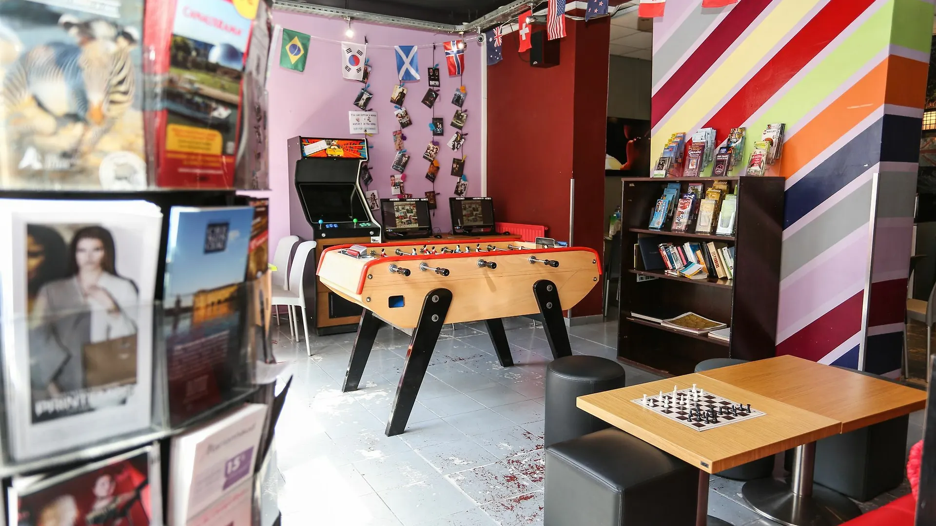 Hostel Le Montclair Montmartre By River Paris France