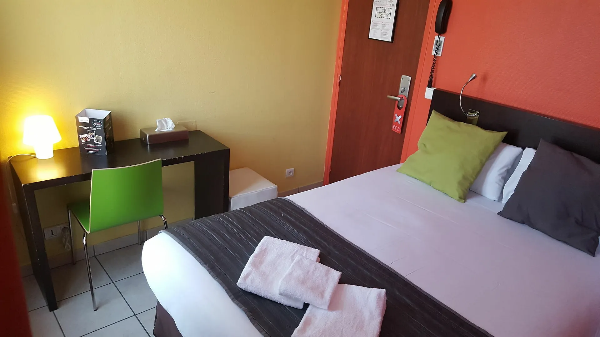 Hostel Le Montclair Montmartre By River Paris
