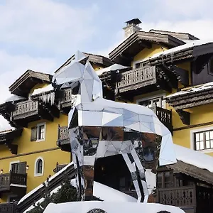 **** Отель Cheval Blanc Франция