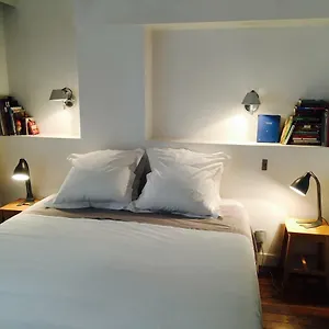 Apartment Chez Vous St Honore, Paris